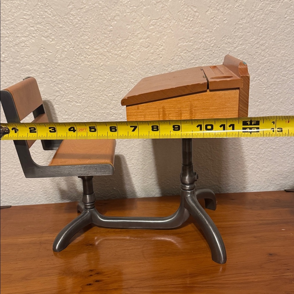 AMERICAN GIRL Mollys School Desk Retired Piece - Picture 11 of 13